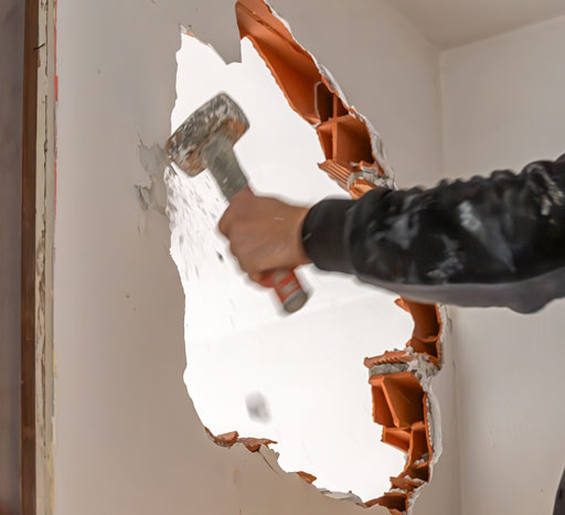 Lakás- és egyéb bontási munkálatok